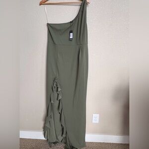 NWT PrettyLittleThing Olive One-Shoulder Ruffle Hem Maxi Dress 16